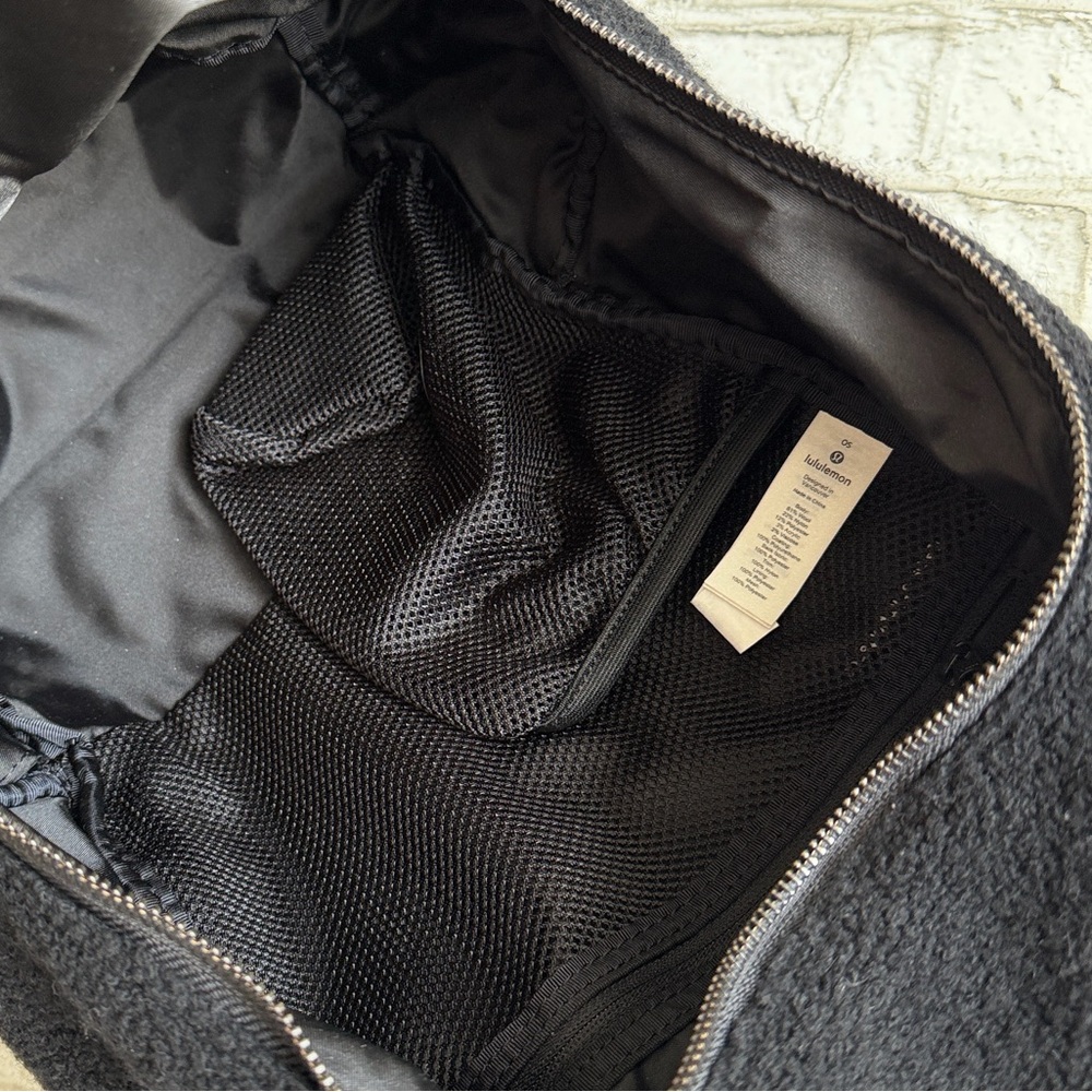 Lululemon Sherpa Backpack - Picture 8 of 16